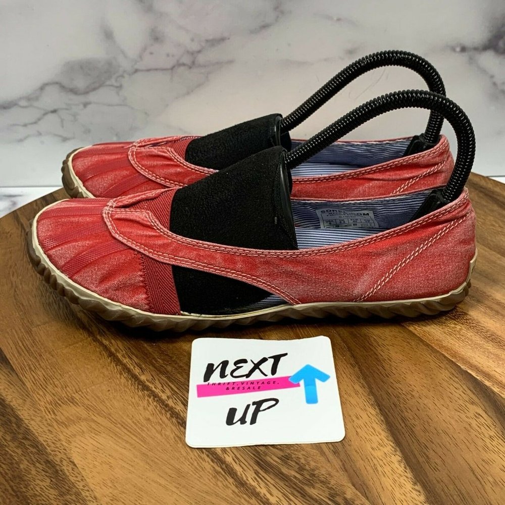 Sorel Red Canvas Slip On Flats Rubber Sole Closed Toe Comfort Shoes size 8